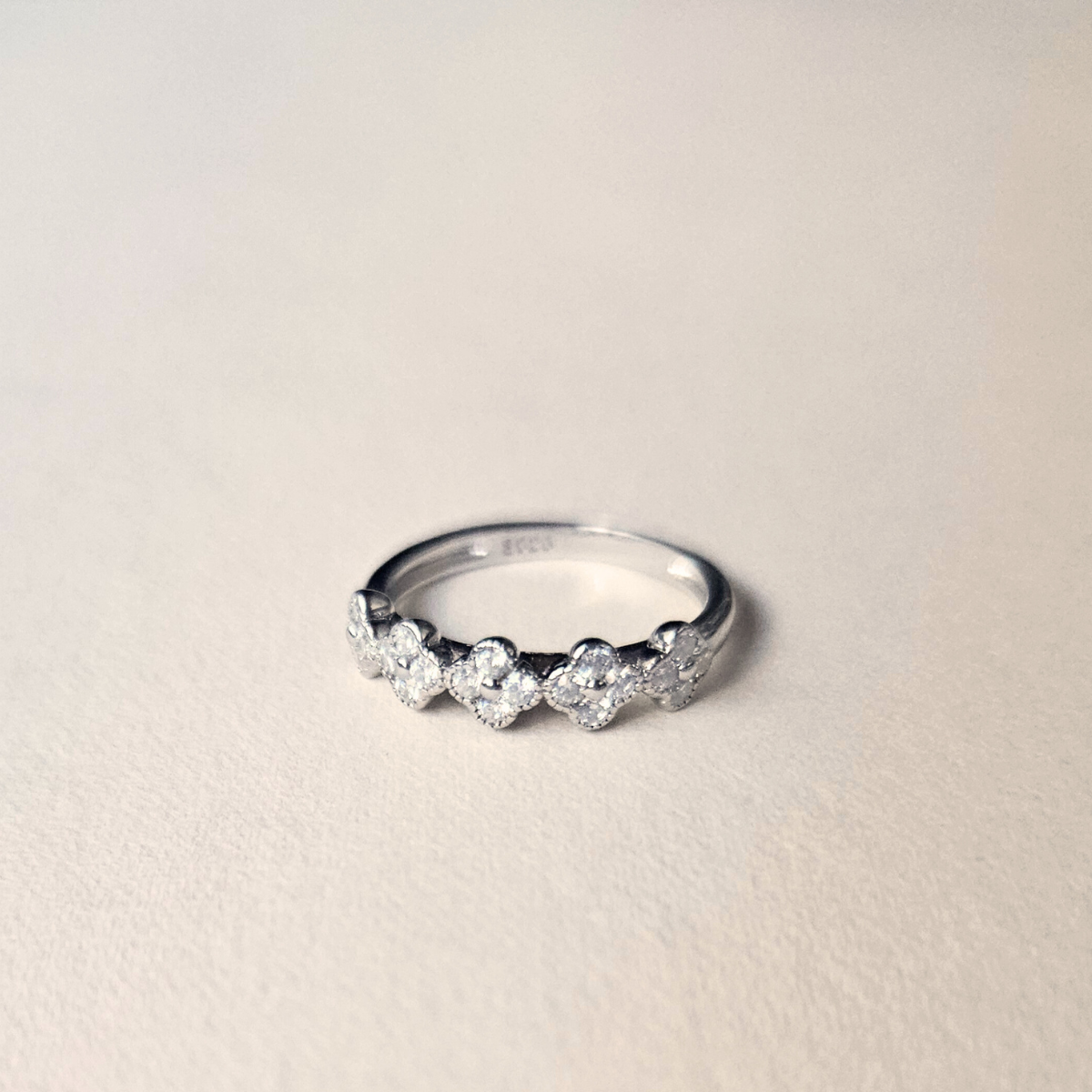 Clover ring
