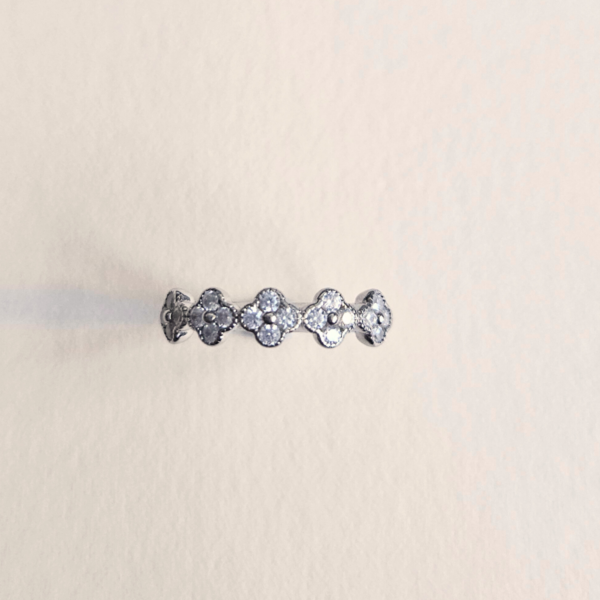 Clover ring